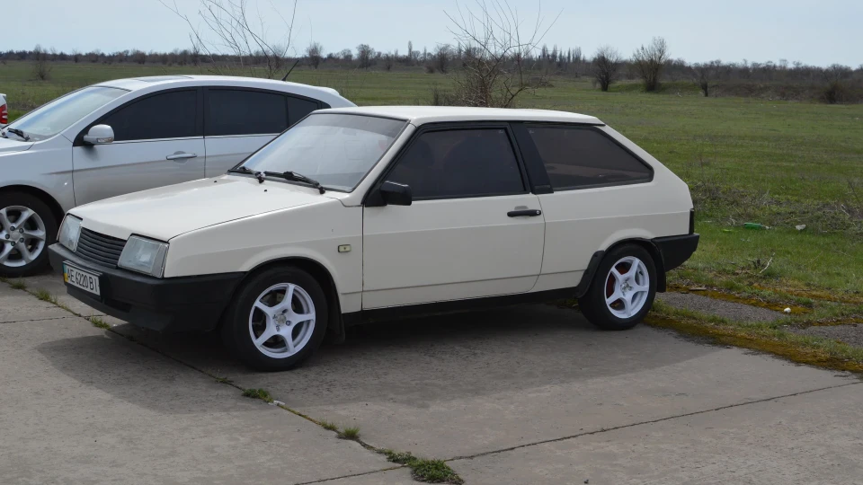 Lada 2108 3