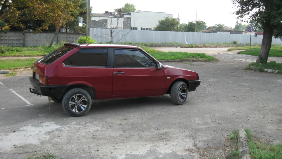 Lada 2108 4