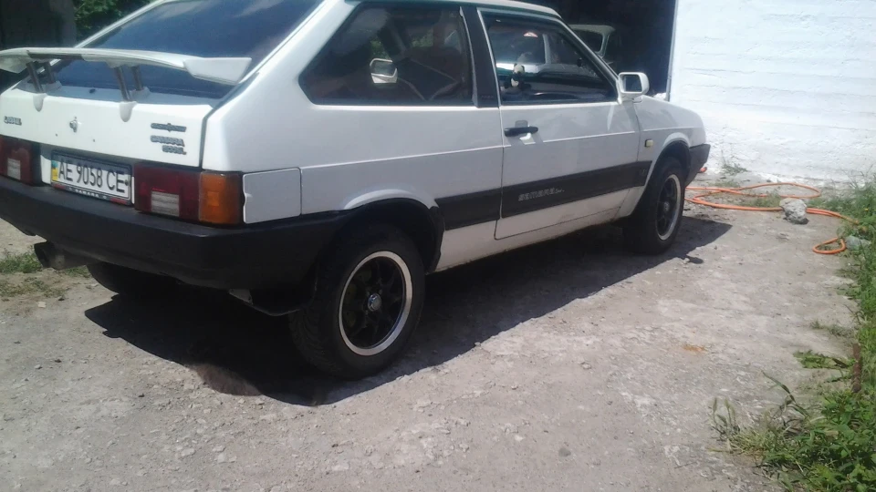 Lada 2108 5