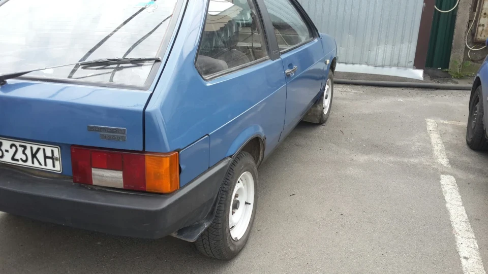 Lada 2108 5