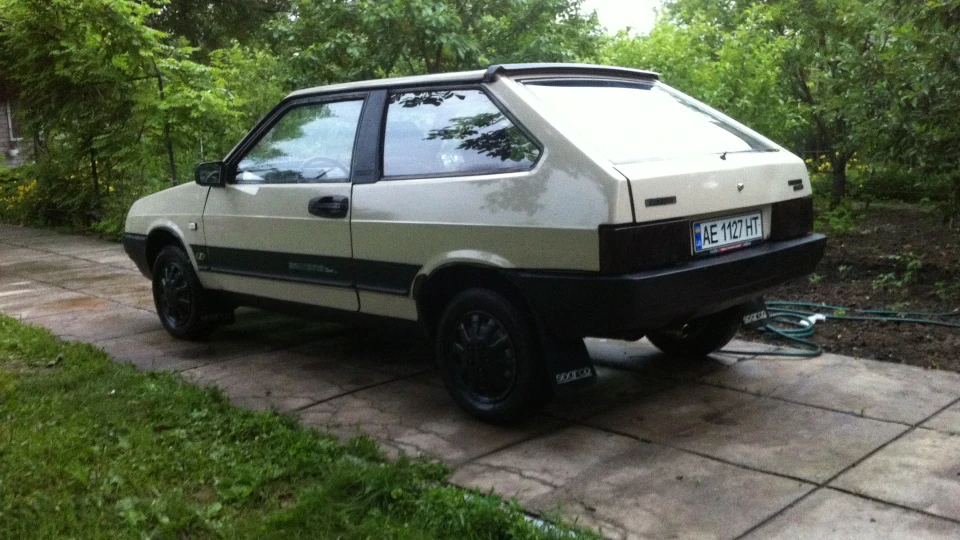 Lada 2108 4