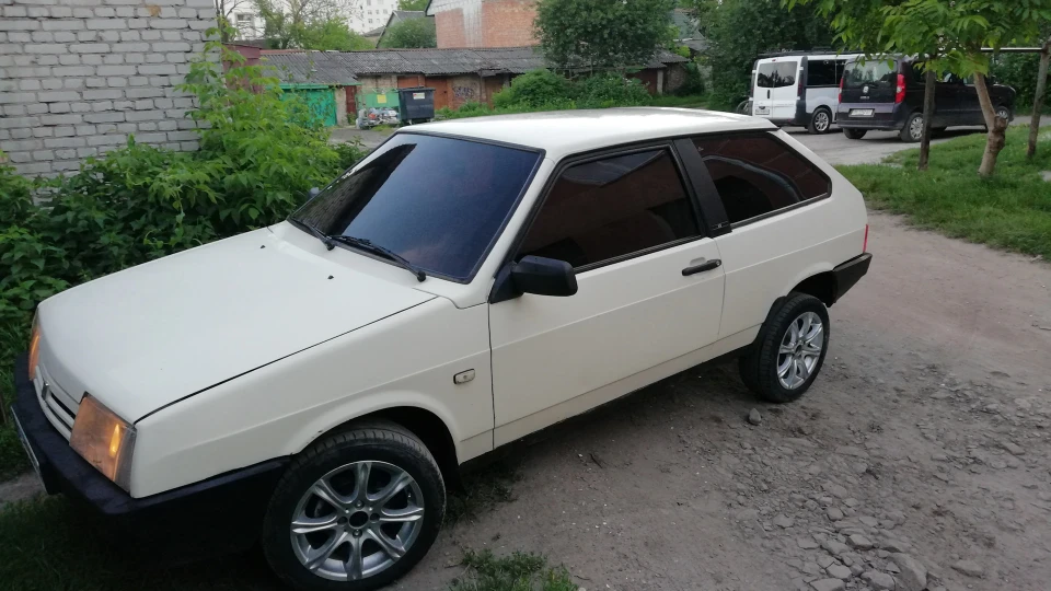 Lada 2108 2