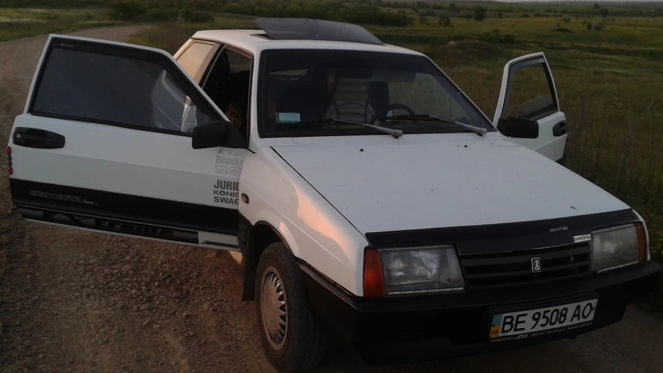 Lada 2108 4