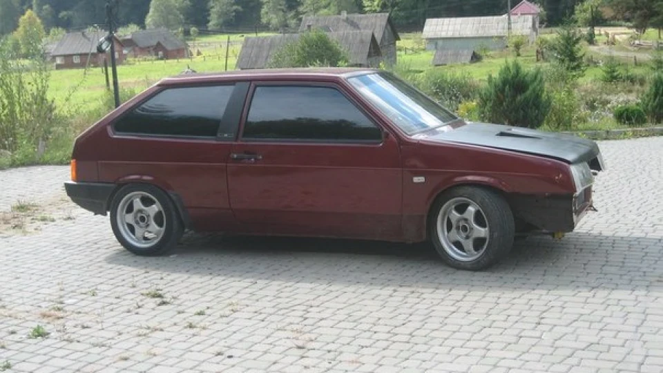 Lada 2108 4