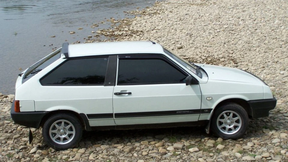 Lada 2108 4