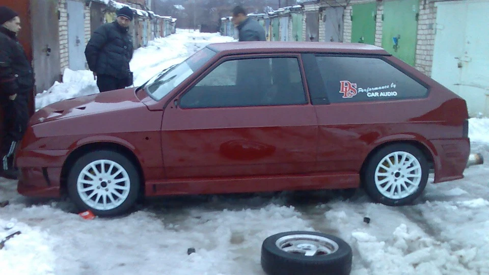 У нас Лада 2108 4