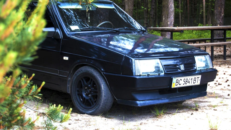 Lada 2108 чорна кішка