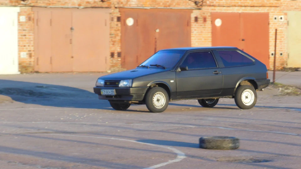 Lada 2108 Чорний 3