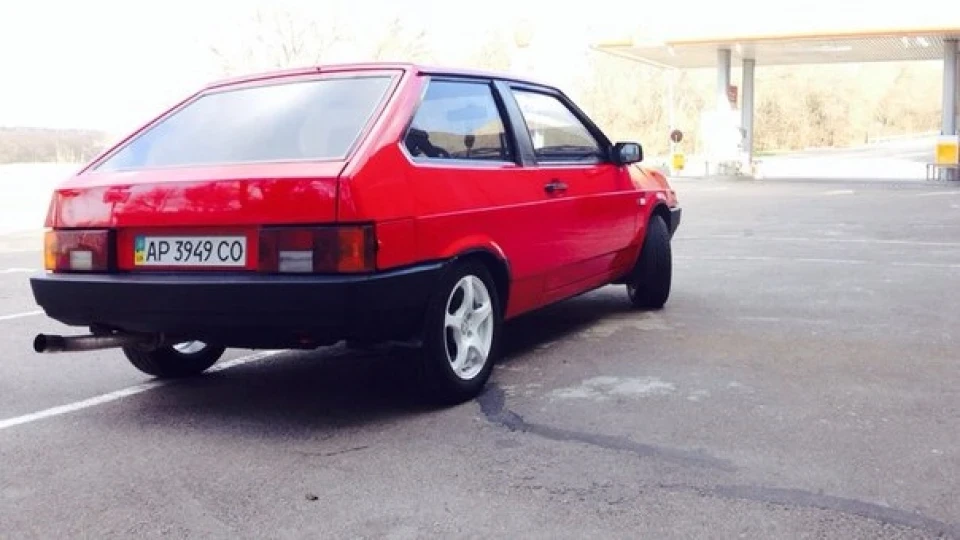 Lada 2108 Червона 3
