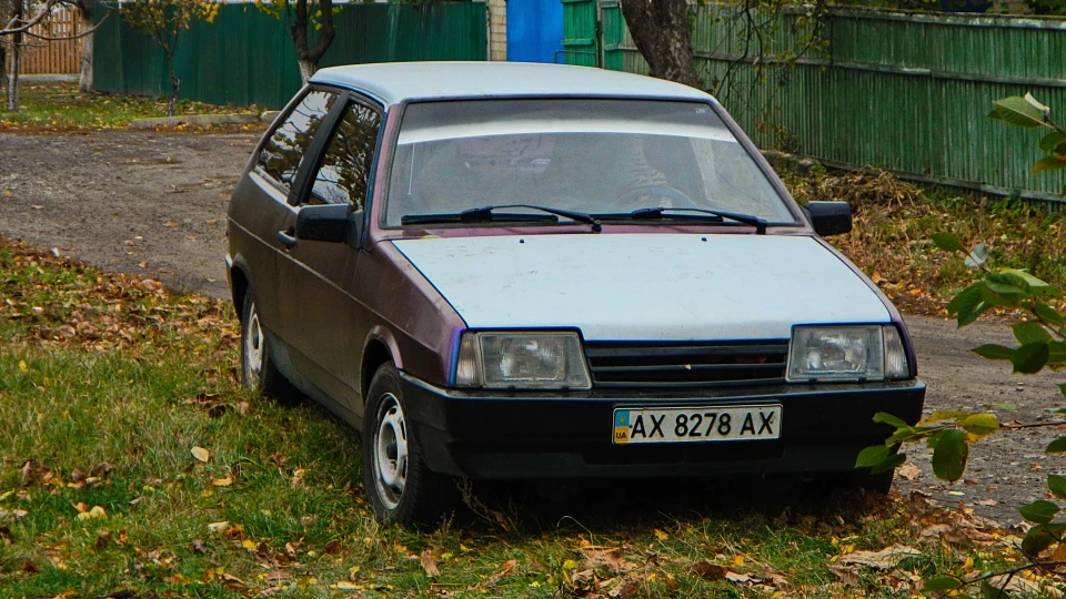 Lada 2108 LEGO 4
