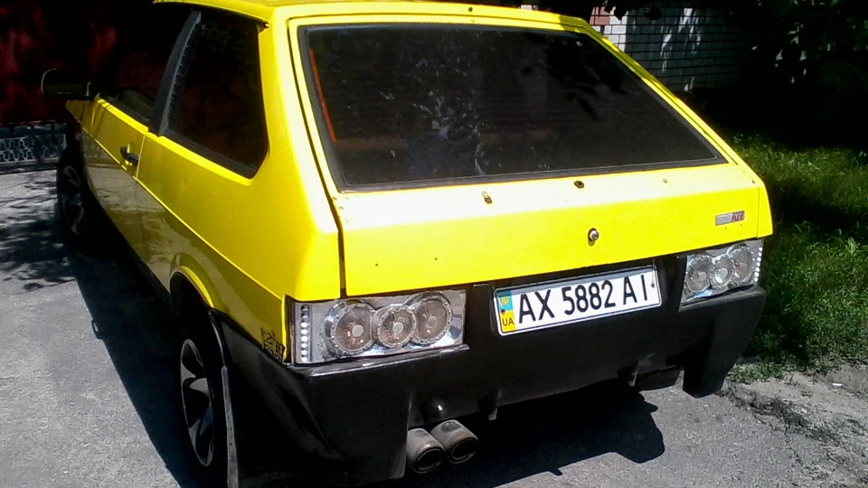 Lada 2108 Mad Bee 4
