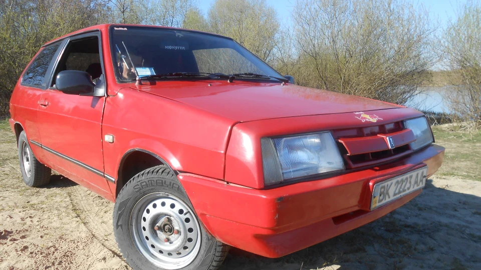 Lada 2108 Red Bull 3