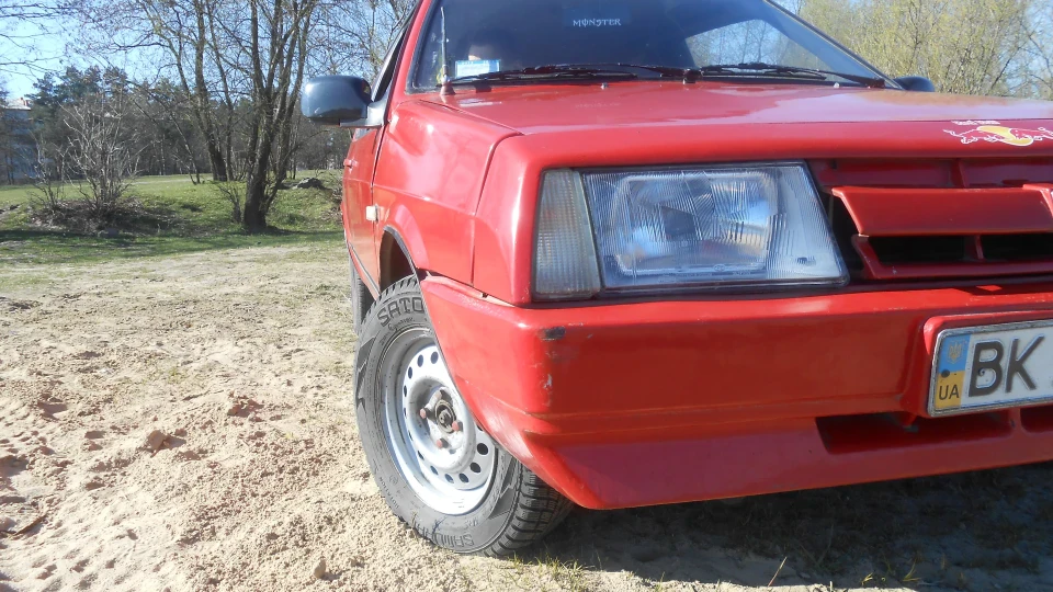 Lada 2108 Red Bull 4