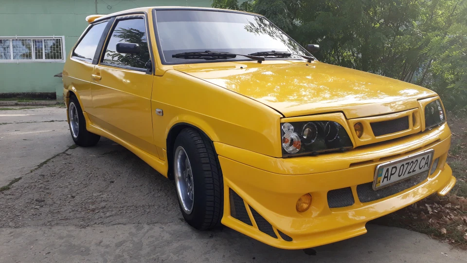 Lada 2108 yellow 3