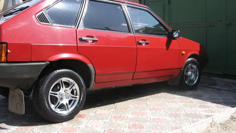 Lada 2109 1,5 л. "R.E.D." 2