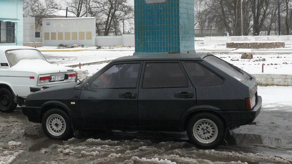 Lada 2109 black nine 4