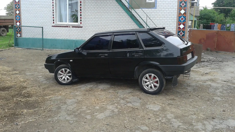Lada 2109 Чорний дивятос 5