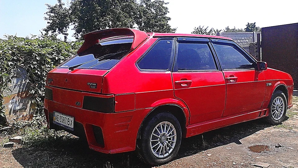 Lada 2109 Червона 4