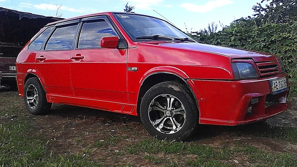 Lada 2109 Червона 5