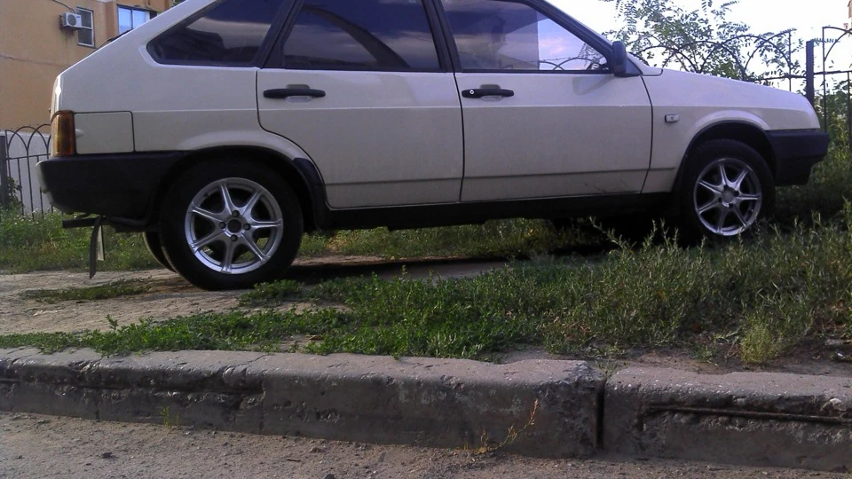 Lada 2109 Майже завод. 3