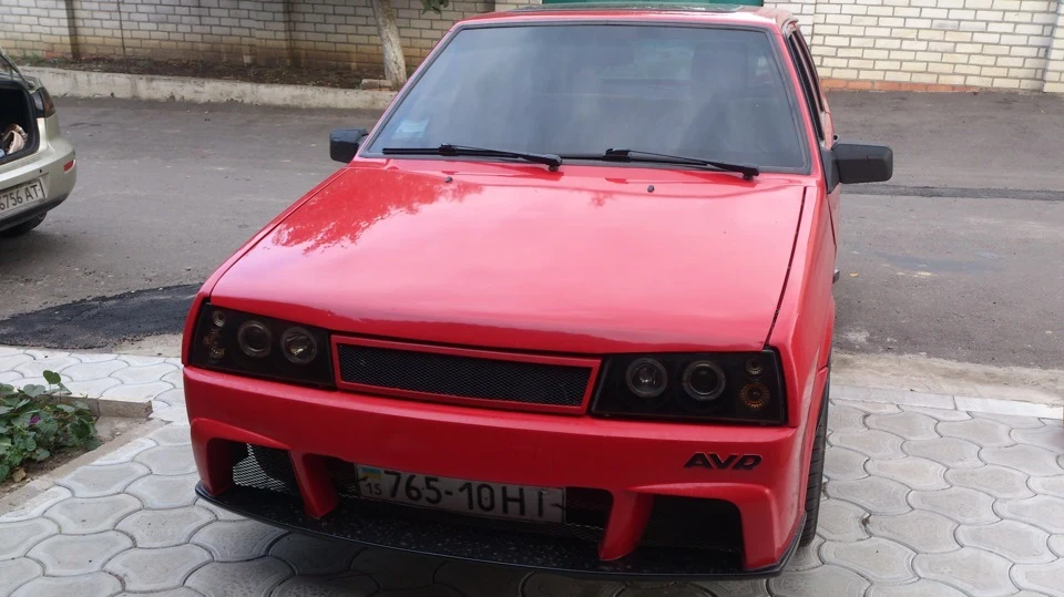 Lada 2109 Red & Black 2