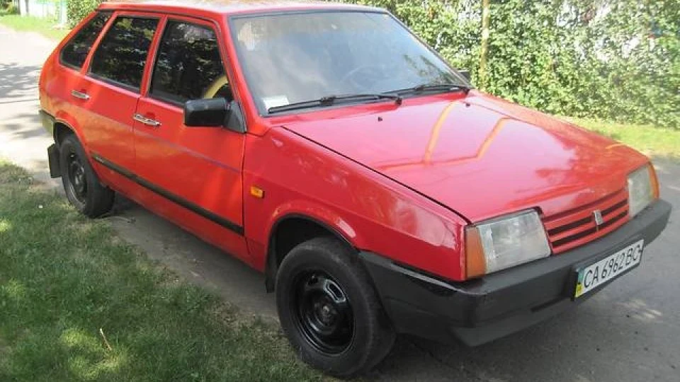 Lada 2109 red favorite 2