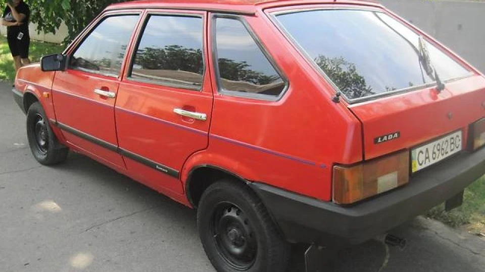 Lada 2109 red favorite 4