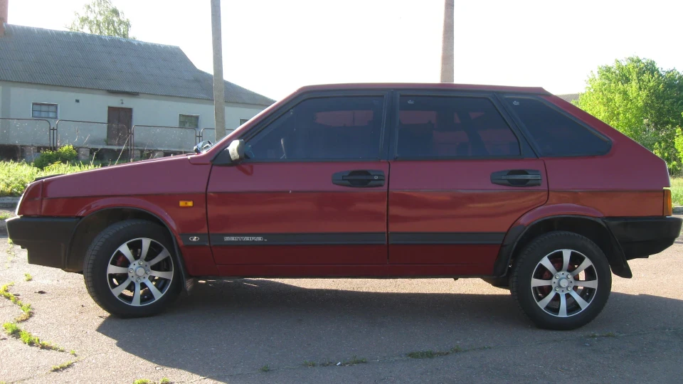 Lada 2109 RED 4