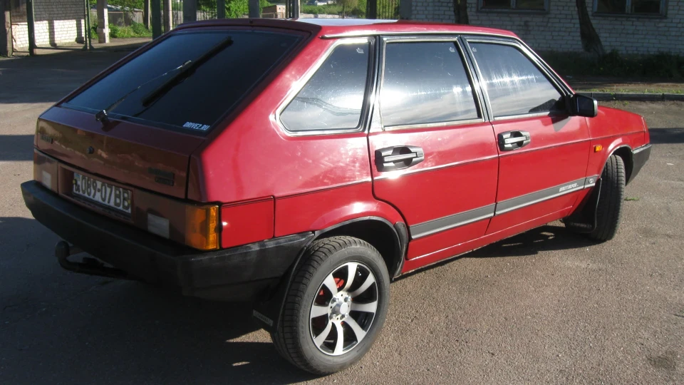 Lada 2109 RED 5