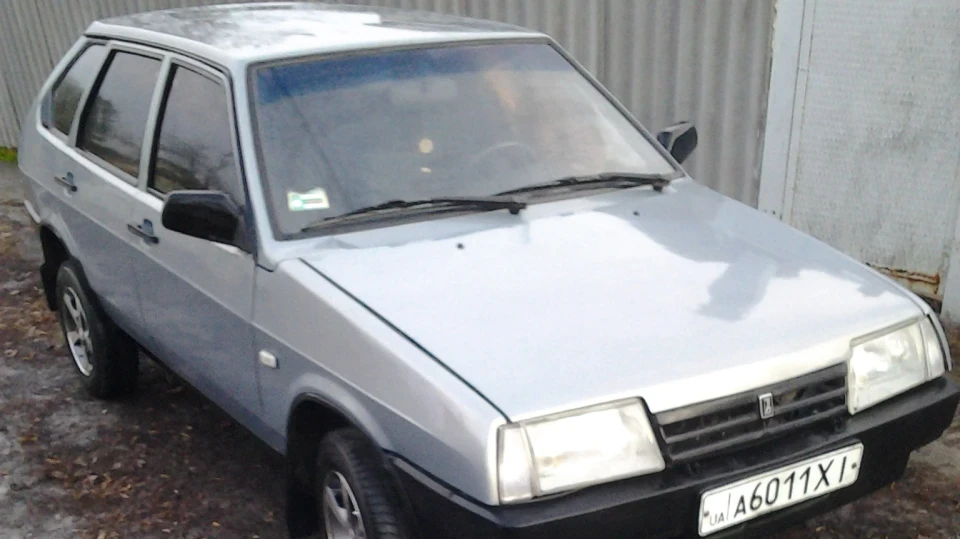 Lada 2109 Сіра зубила
