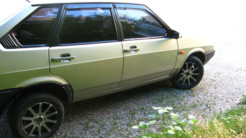 Lada 2109 Сріблястий Вогонь 3