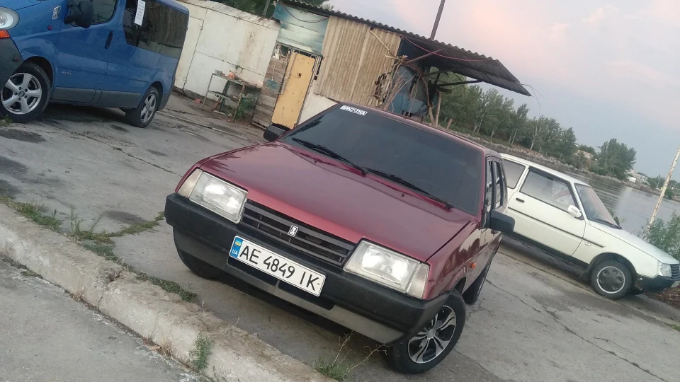 Lada 2109 Вишня-металик 4