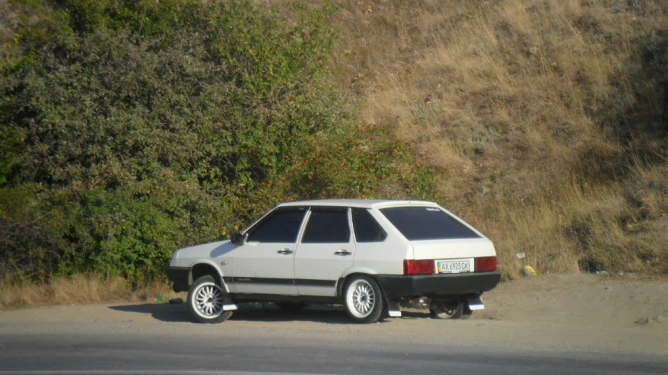 Lada 2109 white and black 2