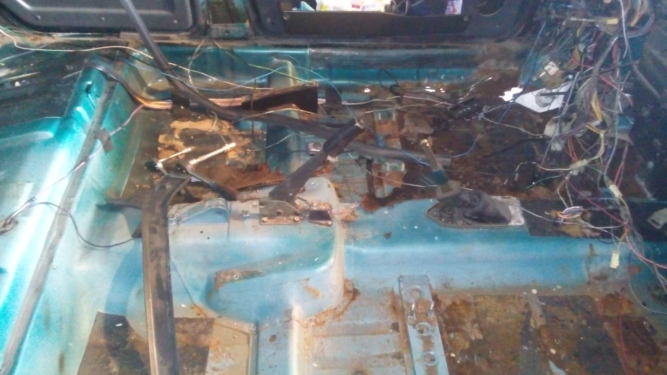 Lada 21099 4