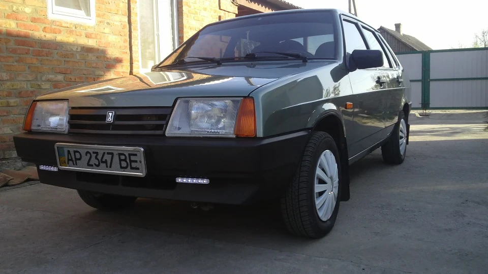 Lada 21099 4