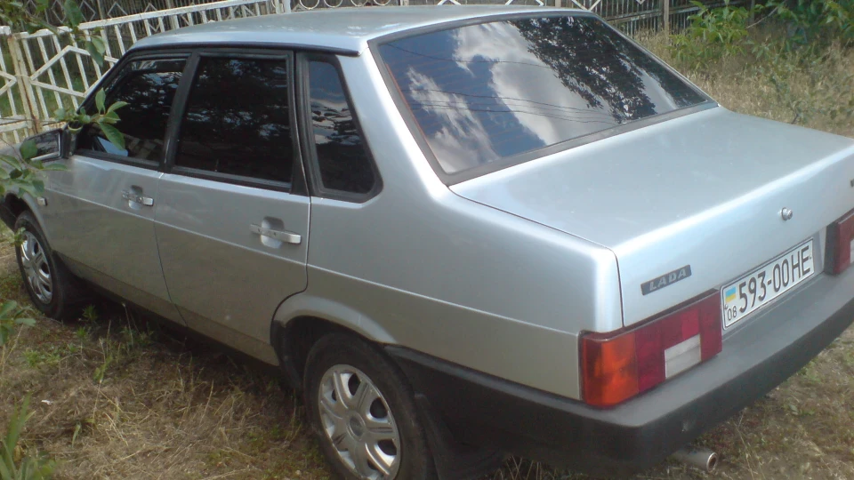 Lada 21099 2