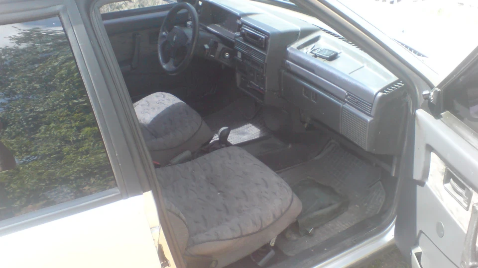 Lada 21099 4