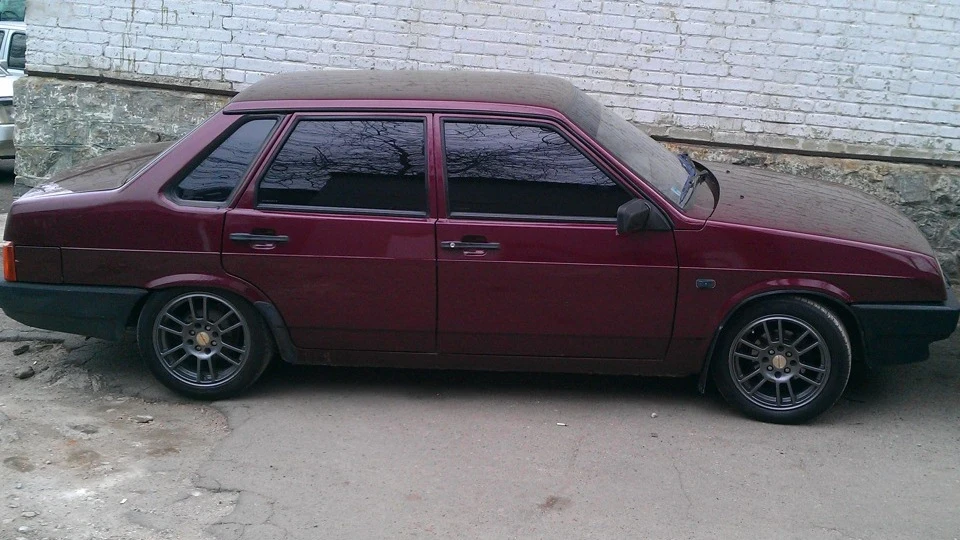 Lada 21099 4