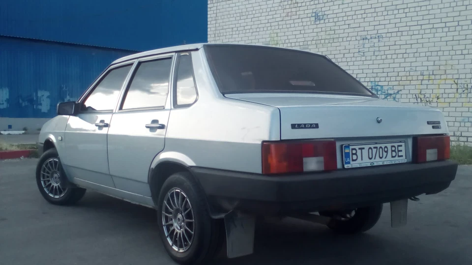 Lada 21099 3