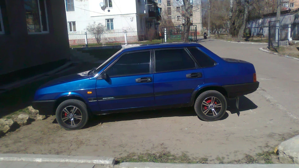 Lada 21099 4