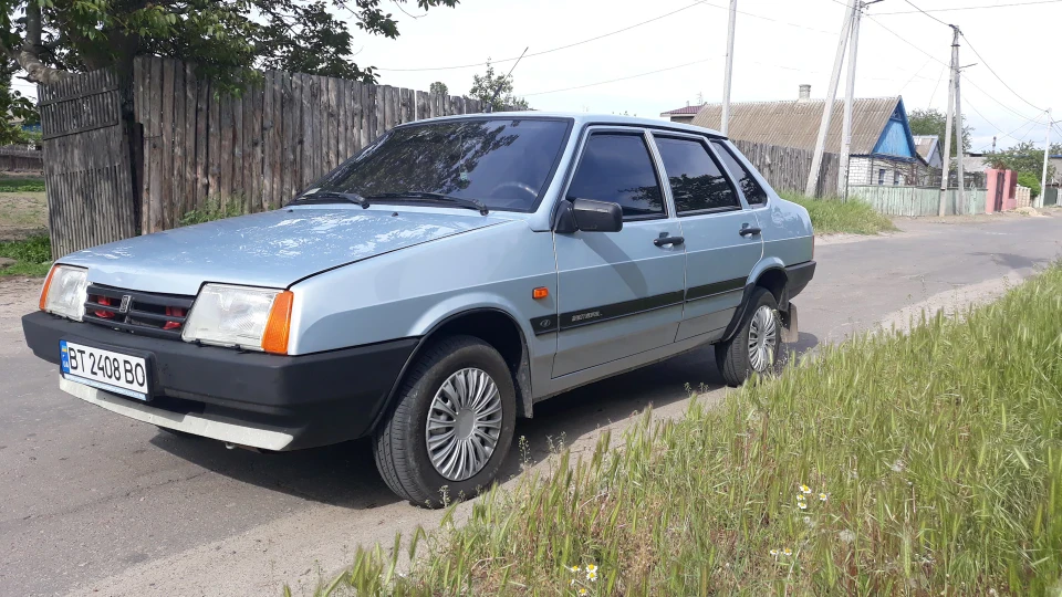 Lada 21099 2