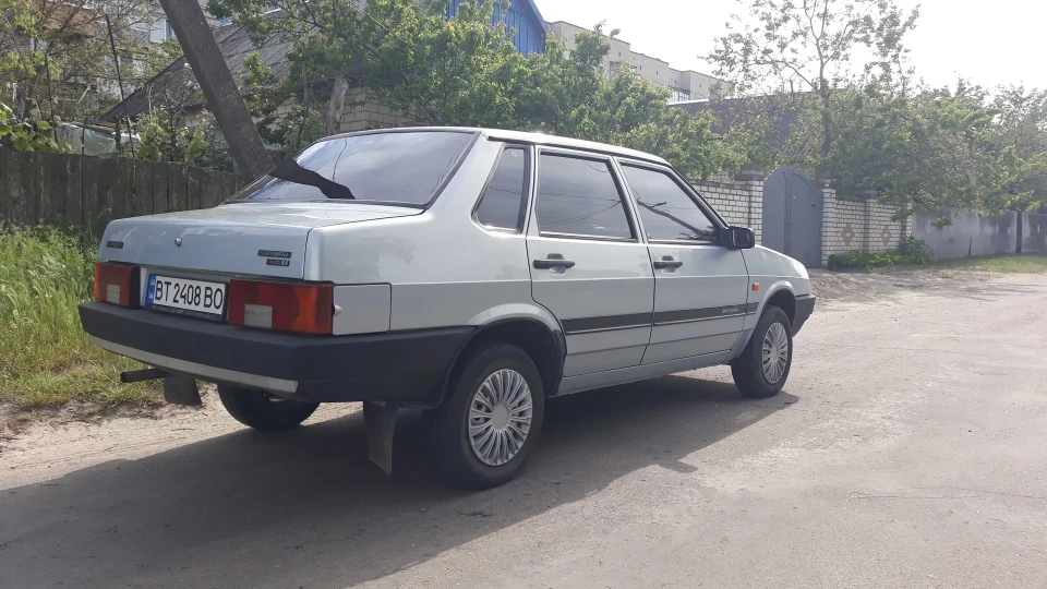 Lada 21099 3