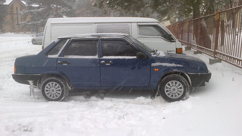 Lada 21099 2