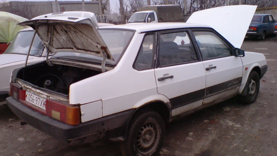 Lada 21099 2