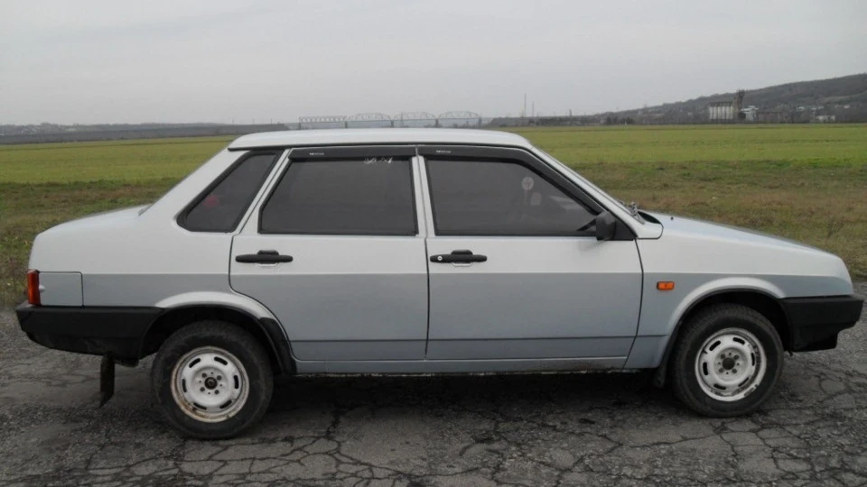 Lada 21099 2