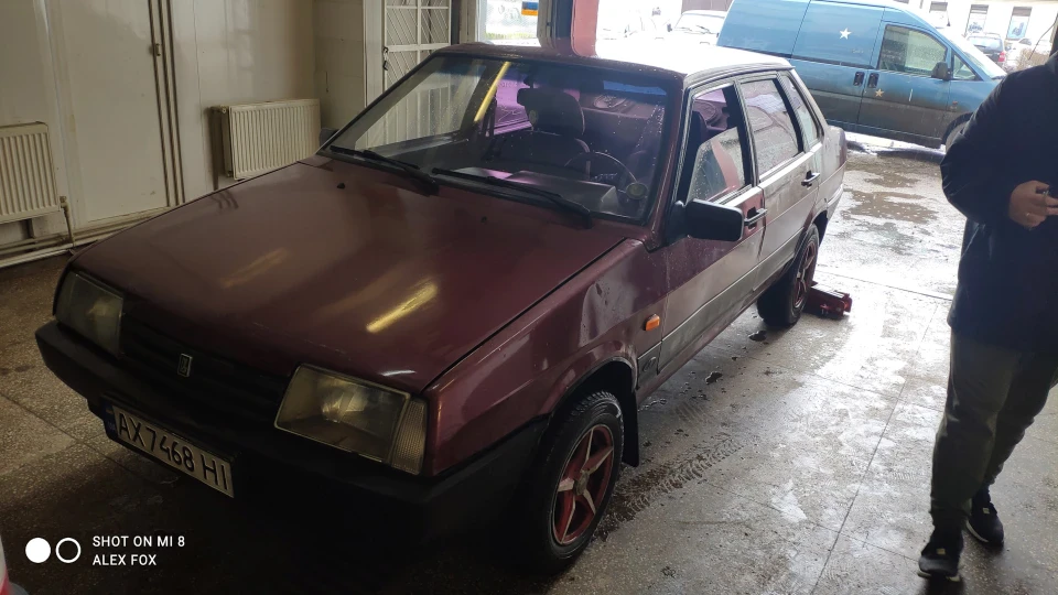 Lada 21099 4