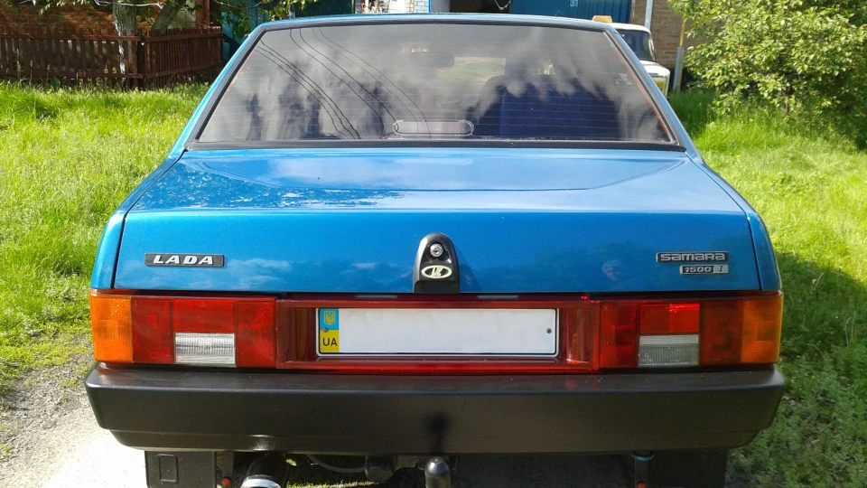 Lada 21099 4