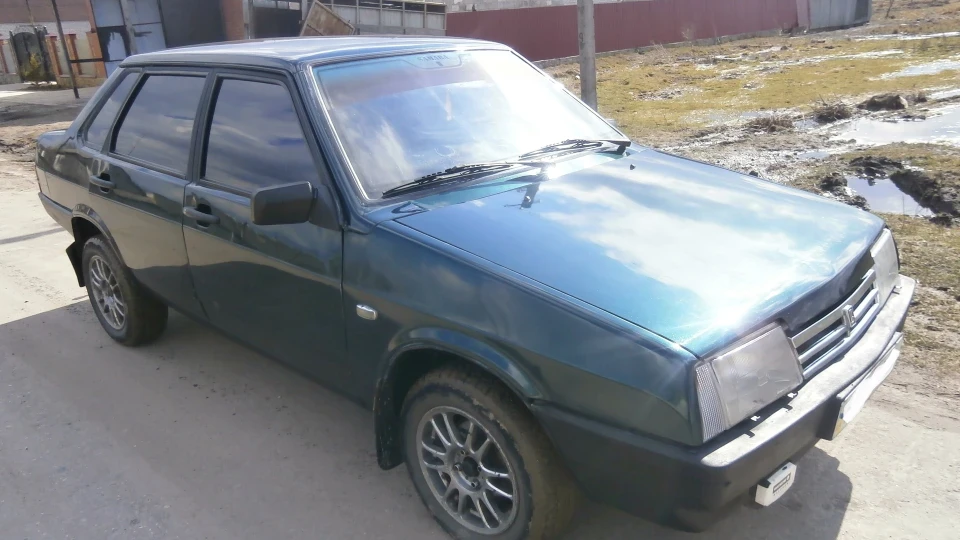 Lada 21099 2