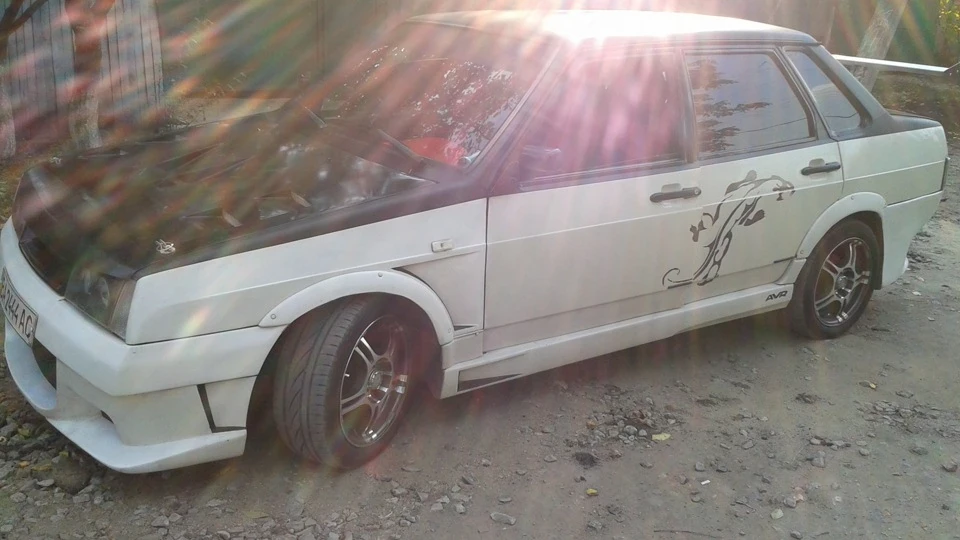 Lada 21099 4