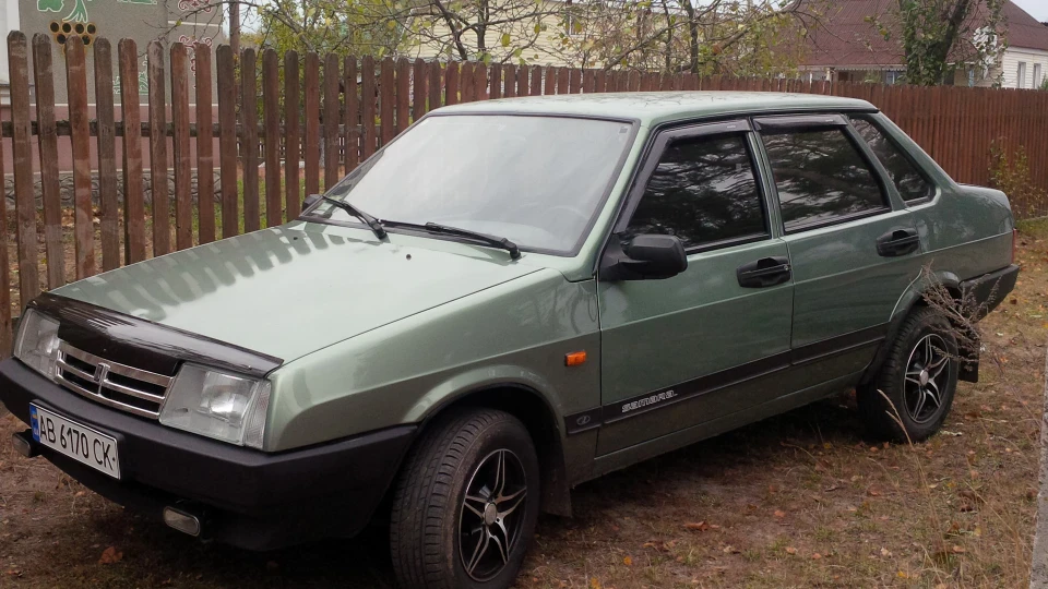 Lada 21099